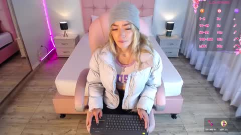 Snapshot of zoee_joness chatting on February 13, 11:50 am zoe online show from February 13, 11:50 am