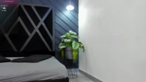 Zoe 3 online show from November 3, 5:17 pm