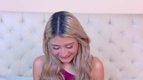 Snapshot of zoehangel chatting on September 21, 1:43 pm Zoe online show from September 21, 1:43 pm