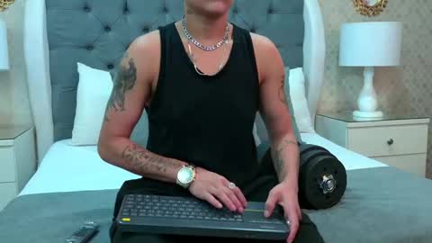 Zoe Krug online show from November 9, 12:56 pm