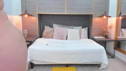 ZOE online show from March 12, 2:42 pm