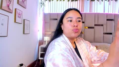 zoey thommpson online show from March 3, 8:26 pm