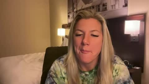 Zoeydanner online show from January 15, 4:02 pm