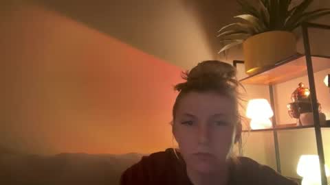 Zoeydanner online show from February 11, 3:30 am