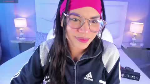 Z O E online show from October 9, 12:31 pm