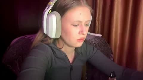 Lisa online show from February 22, 8:59 am