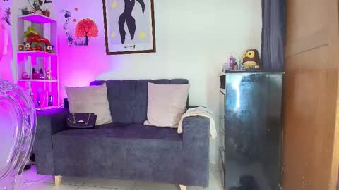 zully_green online show from March 21, 4:50 am