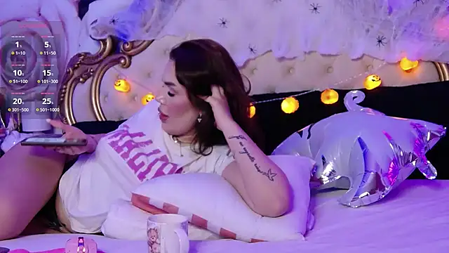 HessaHessy online show from October 31, 8:24 pm