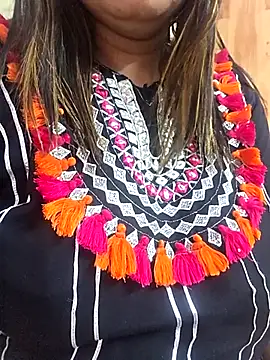 MOM-SUN-COUPLE online show from April 12, 10:07 am