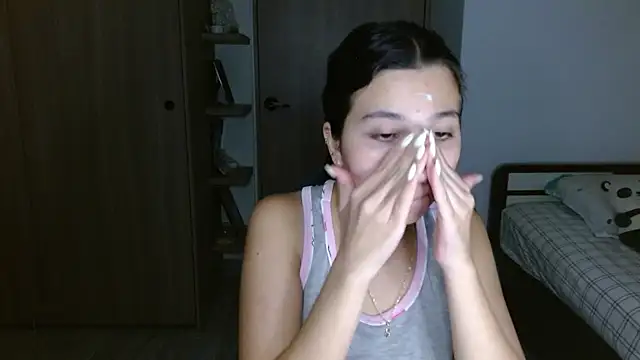 mia  lopez  online show from April 2, 4:10 am