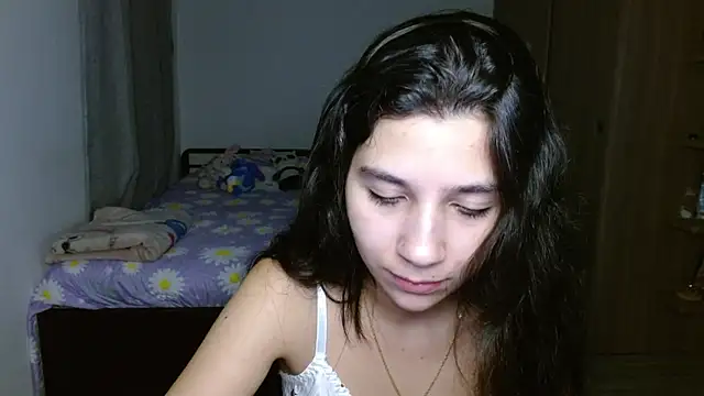 mia  lopez  online show from September 13, 4:09 am