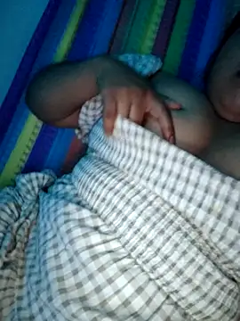 Snapshot of FerLu8 chatting on April 9, 4:15 am FerLu8 online show from April 9, 4:15 am