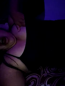 Snapshot of FerLu8 chatting on March 20, 5:23 am FerLu8 online show from March 20, 5:23 am