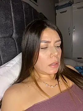 martina contreras online show from April 12, 5:10 am