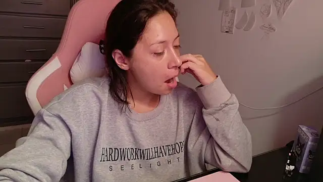 MommyMiaWs online show from August 3, 3:18 pm
