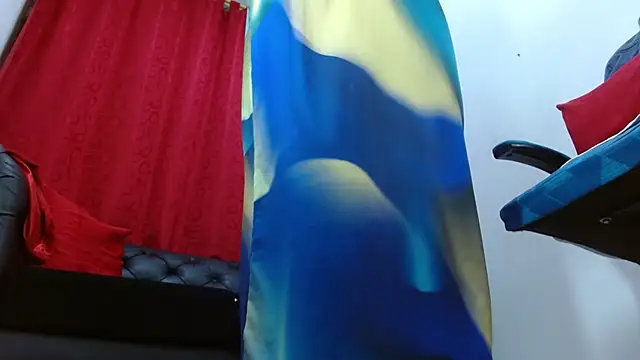 Abril Beltran  online show from December 4, 10:54 pm