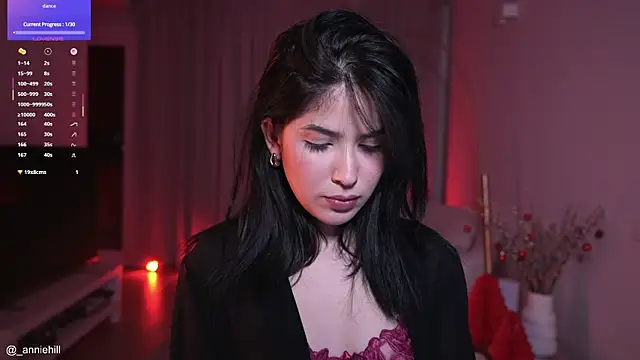 anniehillofficial online show from November 15, 10:33 pm