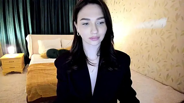 GracefulLook online show from October 4, 7:40 pm