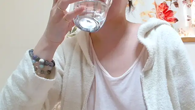 liliyRiSAcha-n online show from October 6, 5:46 am