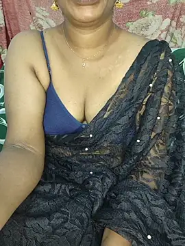 Snapshot of Malluivaniya chatting on October 26, 6:14 pm Malluivaniya online show from October 26, 6:14 pm