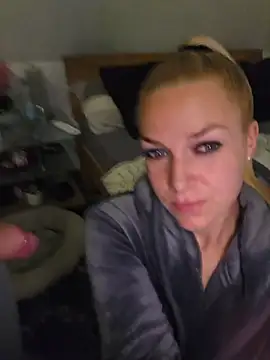 Sexy-Milla online show from July 19, 8:44 pm