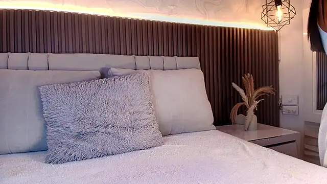 SHANONCLARK online show from February 9, 7:16 pm