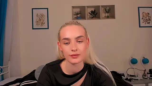 OliviaKisss online show from April 15, 7:58 pm