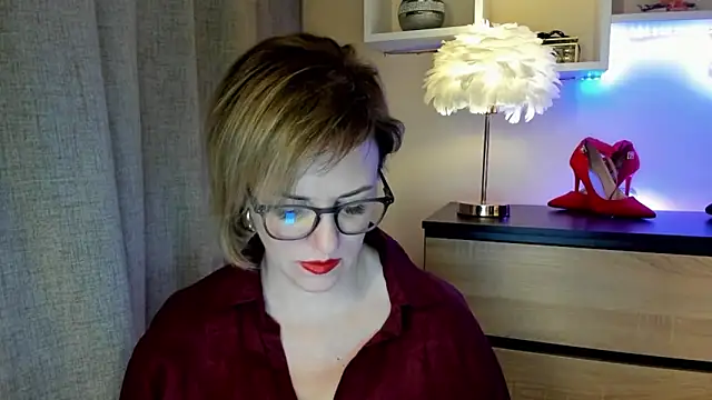 feliziaDesire online show from October 21, 1:15 pm