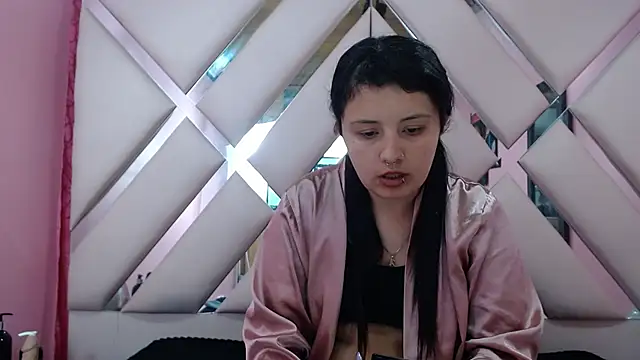 Snapshot of nathaly_low1 chatting on October 1, 3:33 am nathaly low1 online show from October 1, 3:33 am