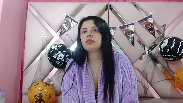Snapshot of nathaly_low1 chatting on October 18, 3:20 am nathaly low1 online show from October 18, 3:20 am
