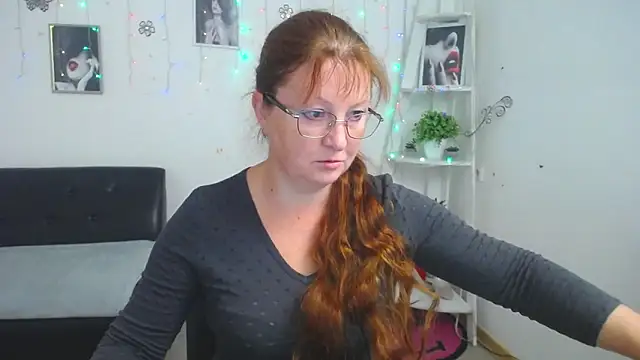 VanessaHotts online show from September 15, 5:05 am