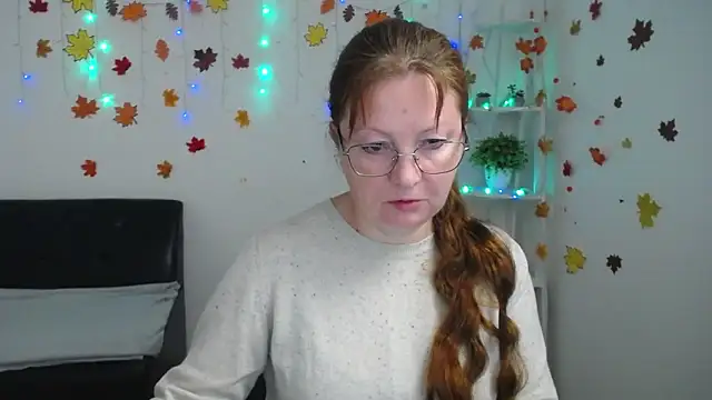 VanessaHotts online show from December 1, 6:06 am