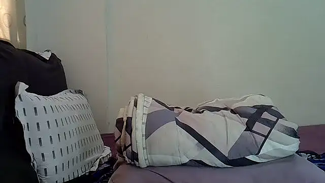 AddictiveAssCurves online show from January 8, 10:30 am