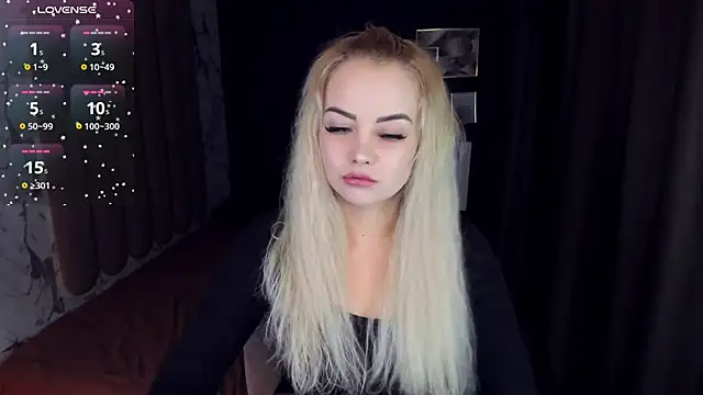 StephanieSweety online show from December 15, 5:18 pm