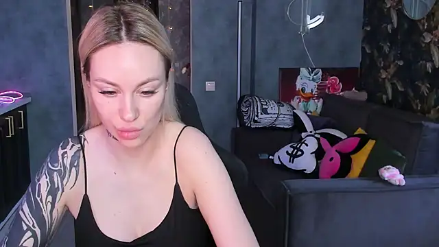 Blckmirrorr online show from March 17, 6:50 am