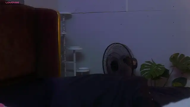 laybunny1 online show from June 2, 1:06 am