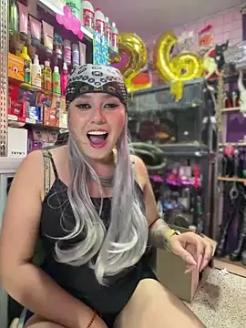 TamySweetness online show from February 15, 7:35 pm