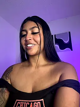 Snapshot of meganjames1 chatting on October 17, 12:36 am meganjames1 online show from October 17, 12:36 am