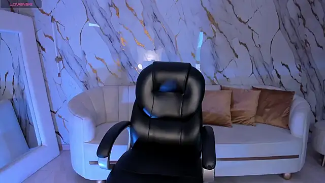 DannaCruz online show from November 11, 7:55 pm