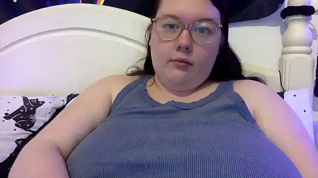 Sexycurvyemilyy online show from September 18, 10:52 pm