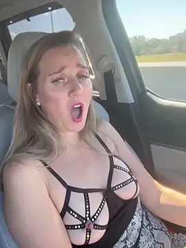 SkyelarSommer online show from December 16, 5:19 pm