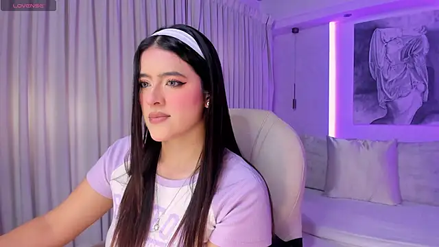 nathalie rivers online show from November 27, 11:35 am