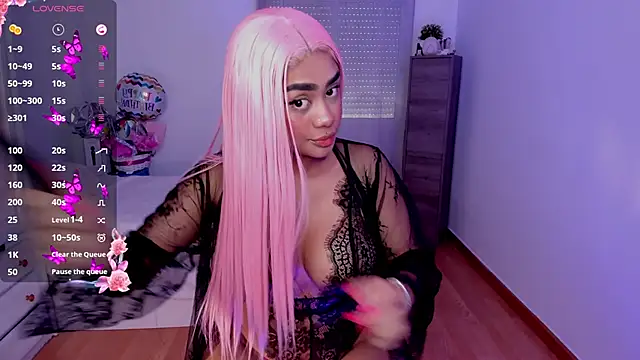 Snapshot of briana_walker chatting on October 10, 11:37 am briana walker online show from October 10, 11:37 am