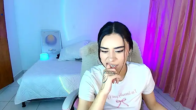 AmyOlimpo online show from March 10, 5:00 am