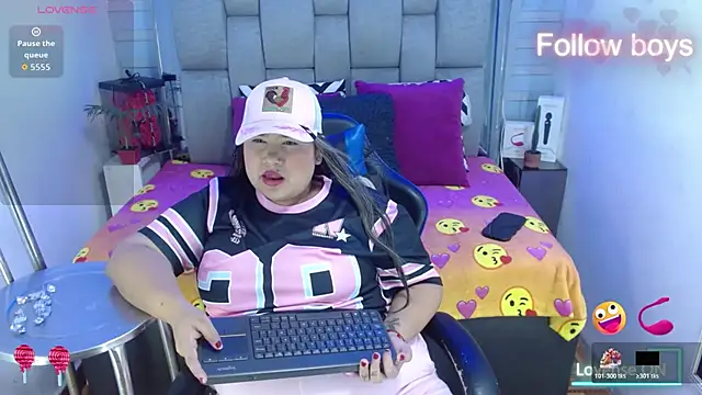 evelin zaens online show from November 1, 6:06 am