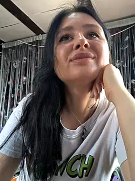 KikiXRed online show from March 31, 9:20 am