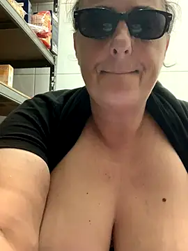 eroticjessitop online show from November 20, 6:09 pm