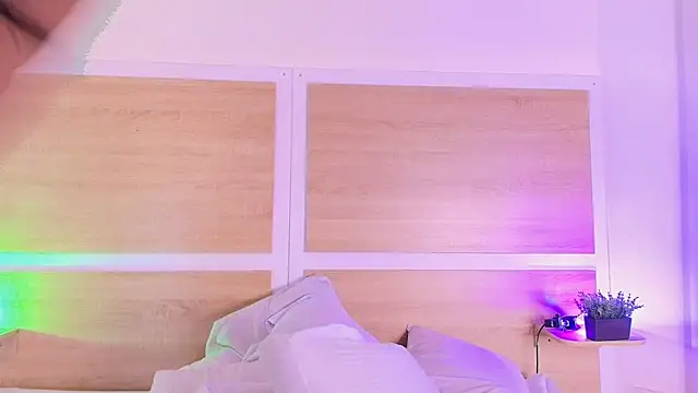  nickypurple  online show from April 8, 5:26 pm