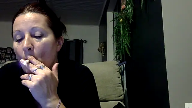 feline27 online show from April 2, 7:22 pm