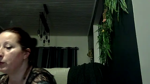 feline27 online show from March 24, 9:42 pm